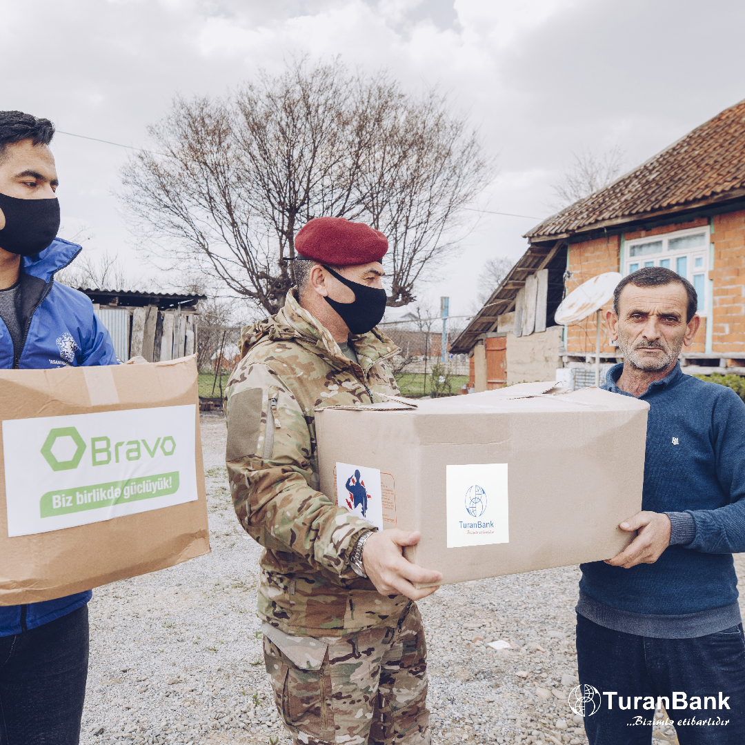 TuranBank şəhid ailələri və qazilərimizə Novruz sovqatları payladı - FOTO