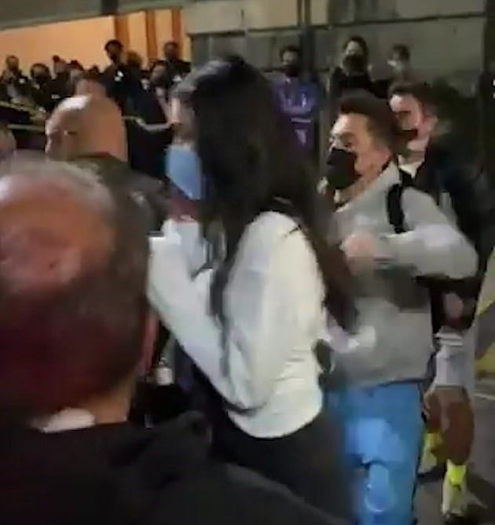 Dünya şöhrətli müğənni hücuma məruz qaldı - FOTO