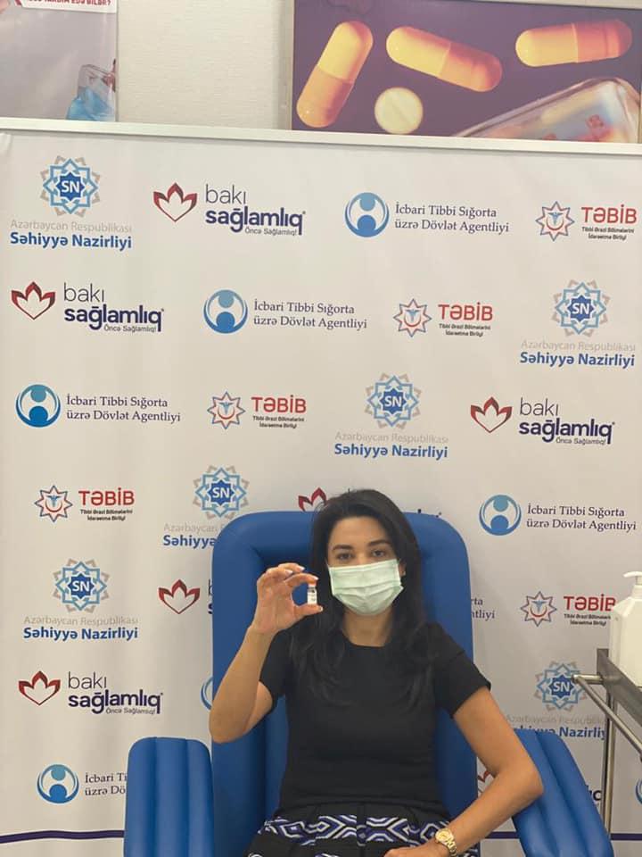 Ombudsman Səbinə Əliyeva peyvənd olundu - FOTO