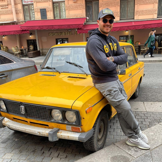 Emin Ağalarovun uşaqlıq arzusu olan maşın - FOTO