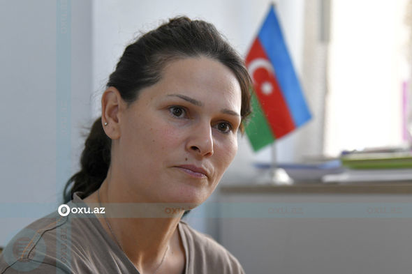 Hər kəsin diqqətini özünə çəkən Şövkət və balaca Ayan sığınacaqdan niyə ayrılıb? - SƏBƏB + FOTO