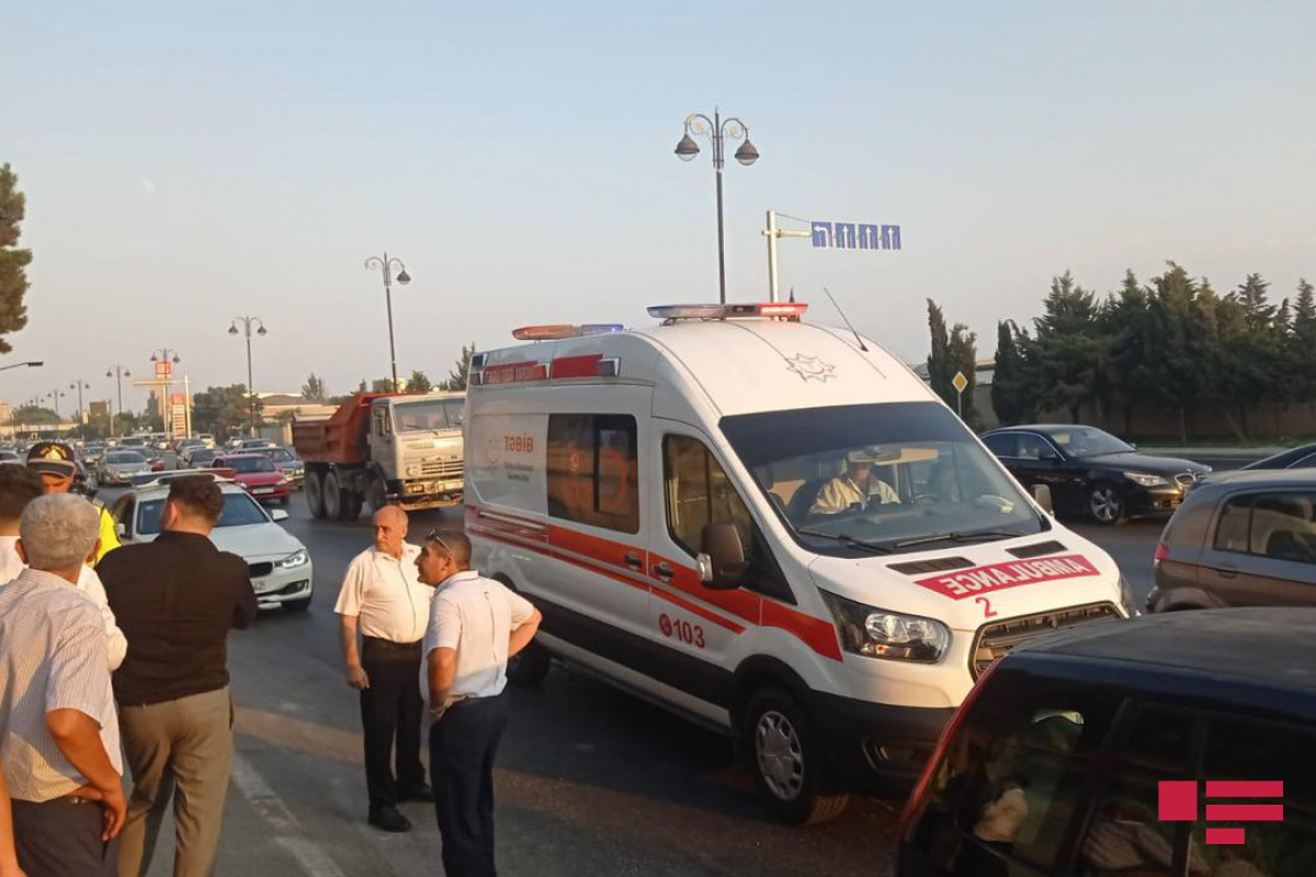 Bakıda toy korteji qəzaya uğradı, xəsarət alanlar var - FOTO