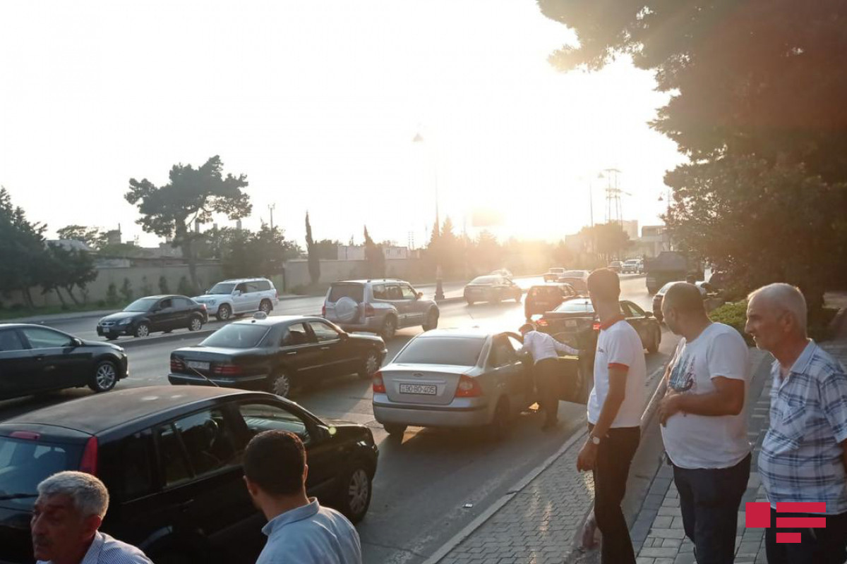Bakıda toy korteji qəzaya uğradı, xəsarət alanlar var - FOTO