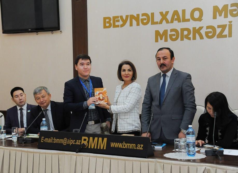 Əli Həsənov bu iki şəxsə niyə mənzil verib? - 20 milyonluq ittiham