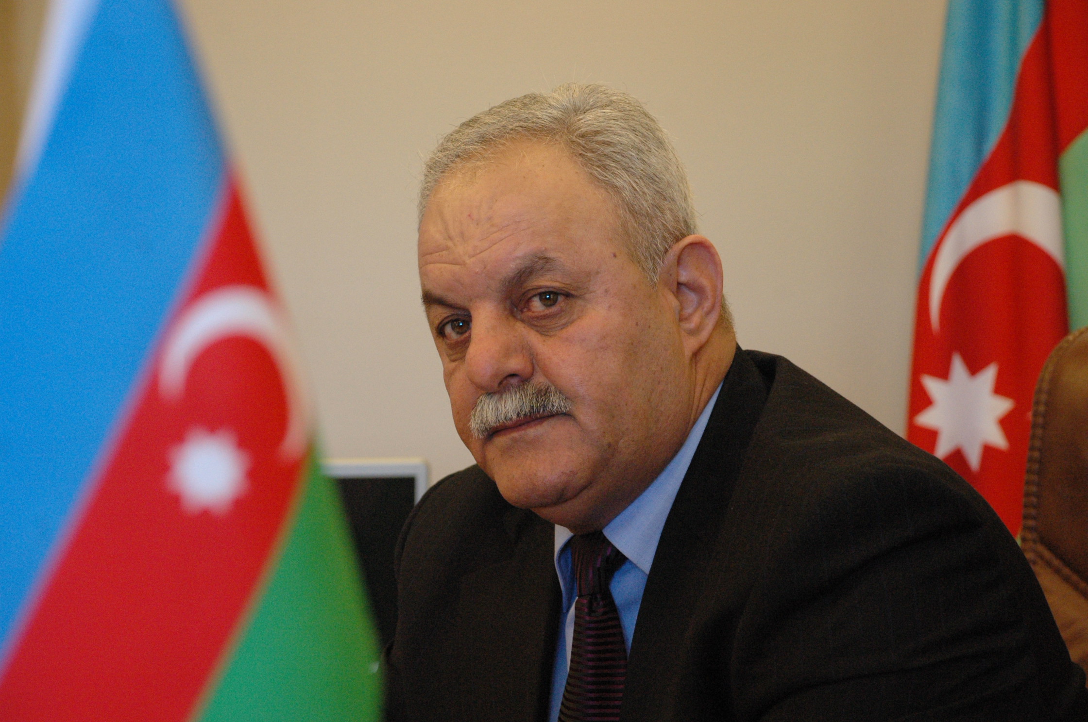 Prezident bu ölkədəki səfiri də GERİ ÇAĞIRDI