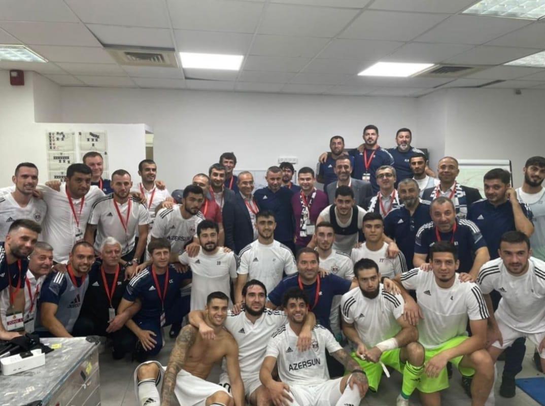 Mikayıl Cabbarov Bakıya “Qarabağ”la eyni təyyarədə qayıtdı – FOTOLAR