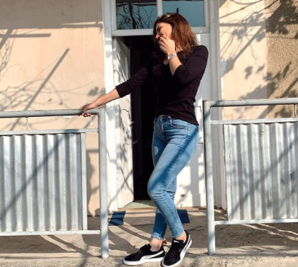 Paşinyanın qızı başı aşağı kimin evindən çıxdı? – FOTO