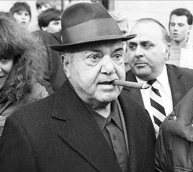 “Otaqlara sığmayan dollarlar, təyyarə kolleksiyaları və...” - Tarixin ən zəngin 10 qanqsteri haqqında MARAQLI FAKTLAR