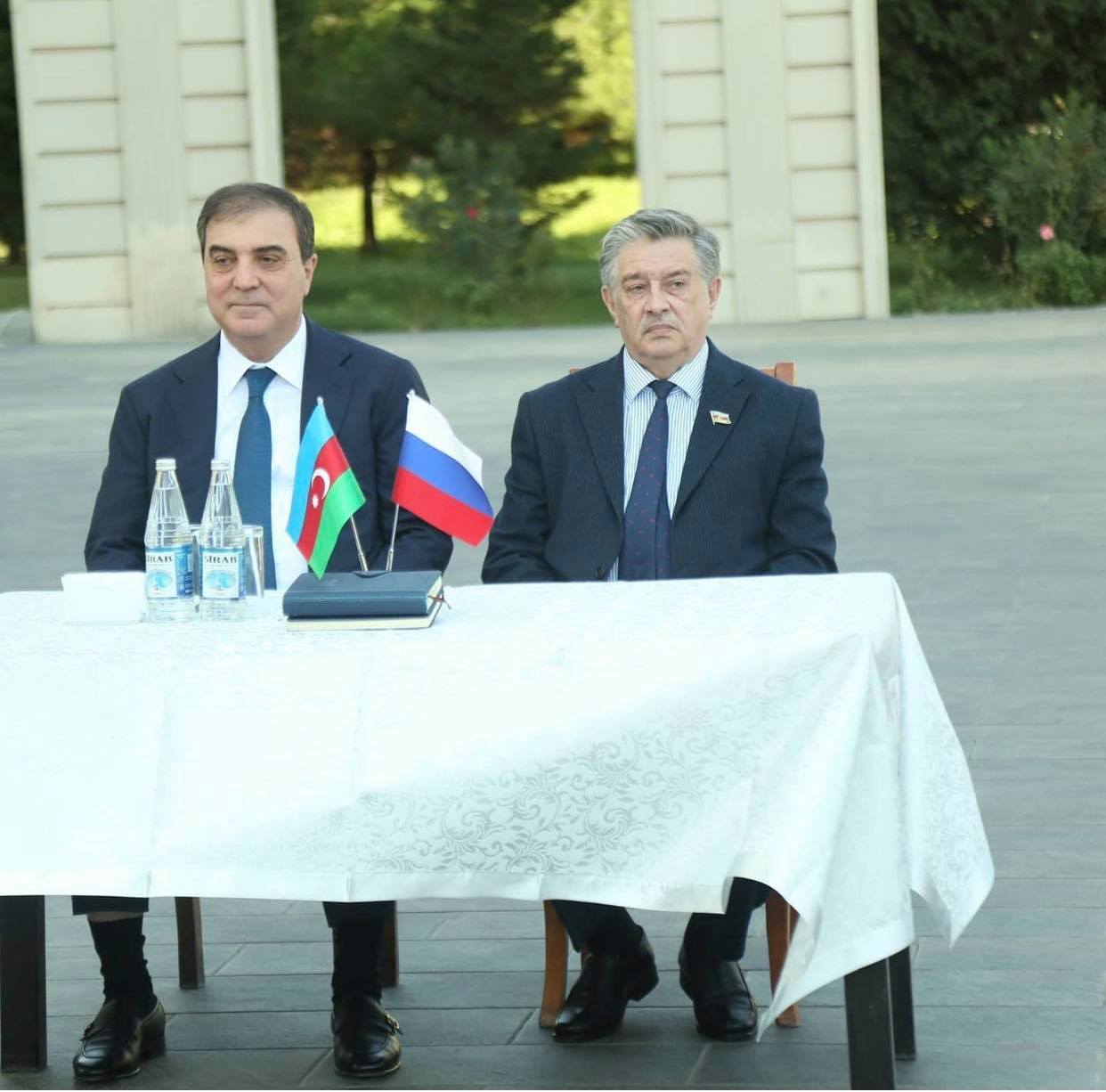 Gəncə RİH-in Rusiya bayrağı ŞOUSU: Zabelin nə vaxtdan Duma deputatıdır?