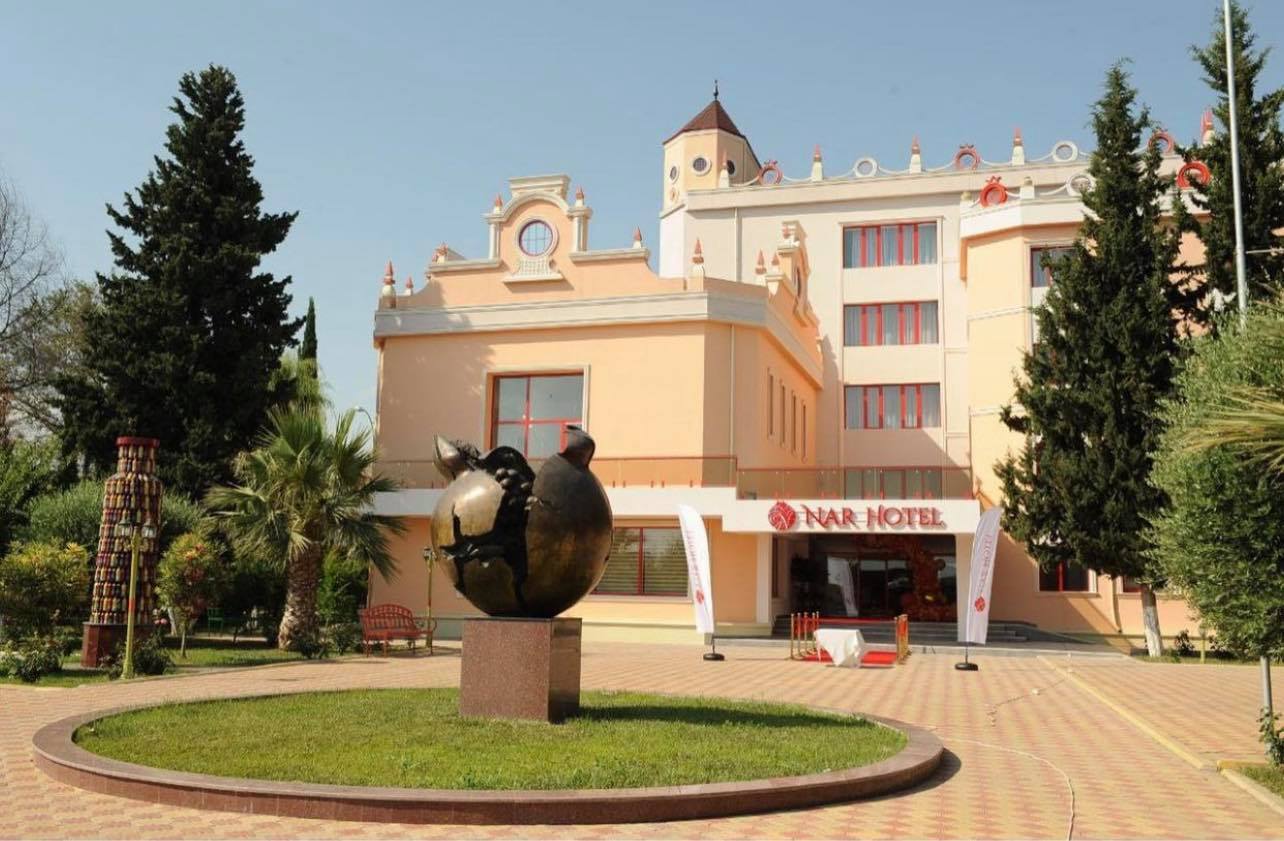 Azərbaycanı 48 rublla tərk edən milyarderin həyat hekayəsi – Fərhad Əhmədovun doğum günüdür