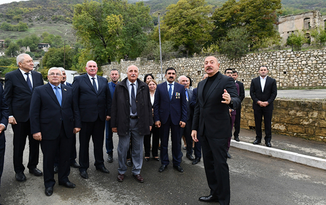 Prezident Xocavənddə ictimaiyyət nümayəndələri ilə görüşdü - FOTO