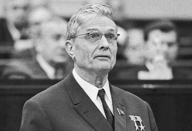 "Atışıb ona palto alaq, 30 ildir ki..." – Kremlin “boz kardinal”ının həyat hekayəsi