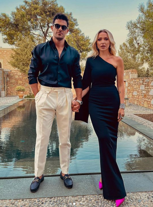 İş adamından Hadisəyə romantik jest: “Həmişə yanımda ol” - FOTO