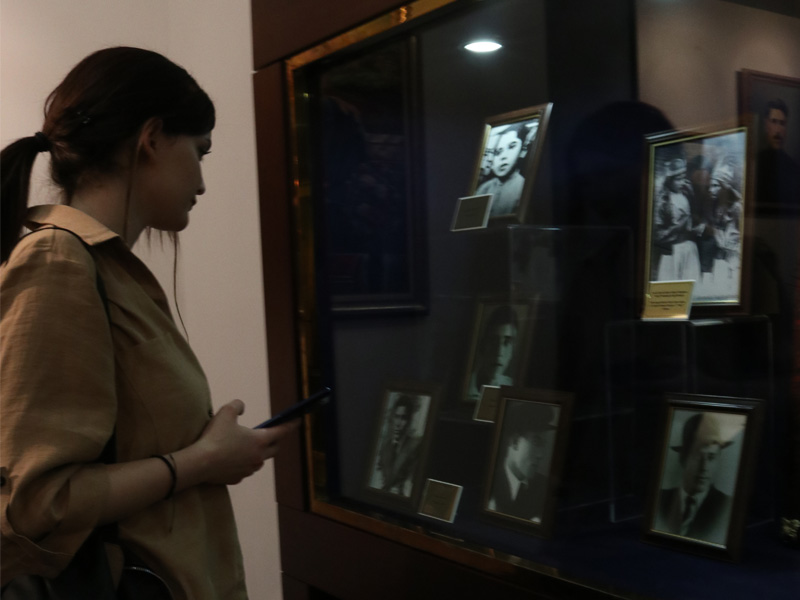 Heydər Əliyevin şüşə arxasında qorunan telefonu, Əlincə qalasının 66 yaşlı nənə tərəfindən "fəthi" və... - REPORTAJ