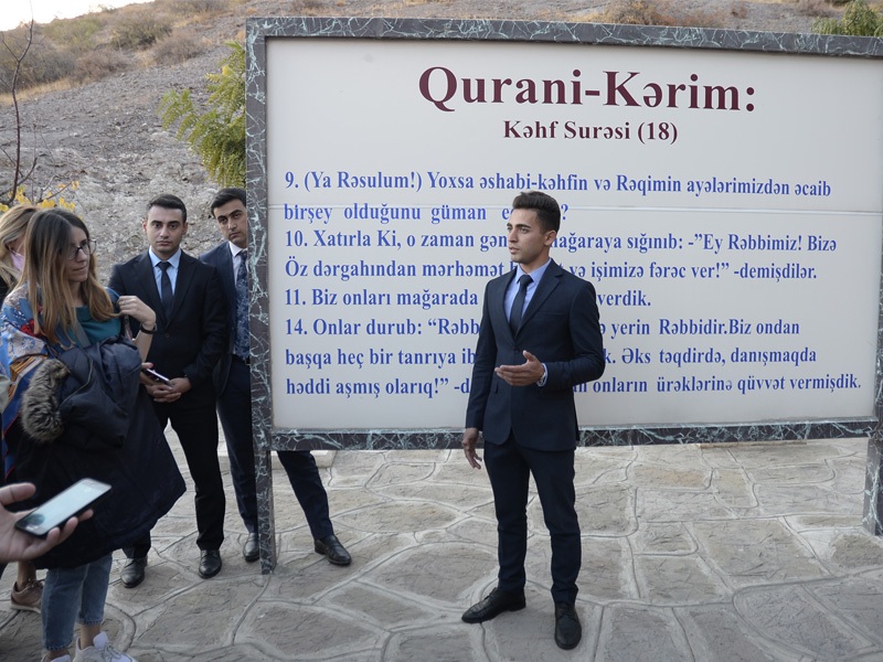 Heydər Əliyevin şüşə arxasında qorunan telefonu, Əlincə qalasının 66 yaşlı nənə tərəfindən "fəthi" və... - REPORTAJ