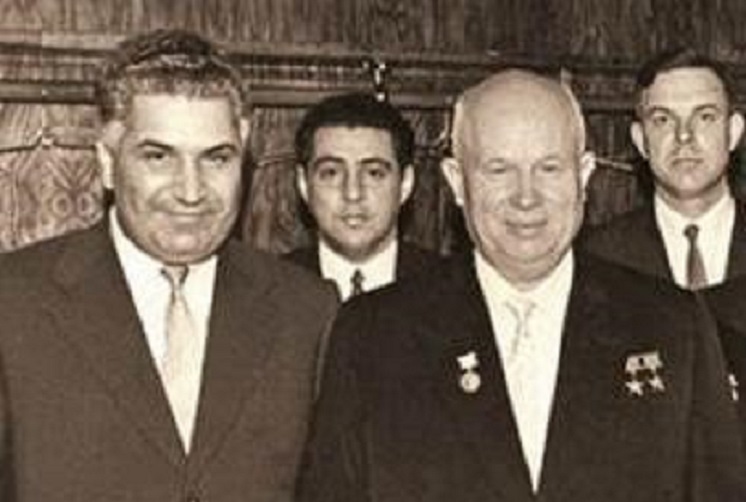 "Deyəsən, heyvanlarınız çox savadlıdır..." - Xruşov Bakı səfərində nəyə təəccüblənmişdi?