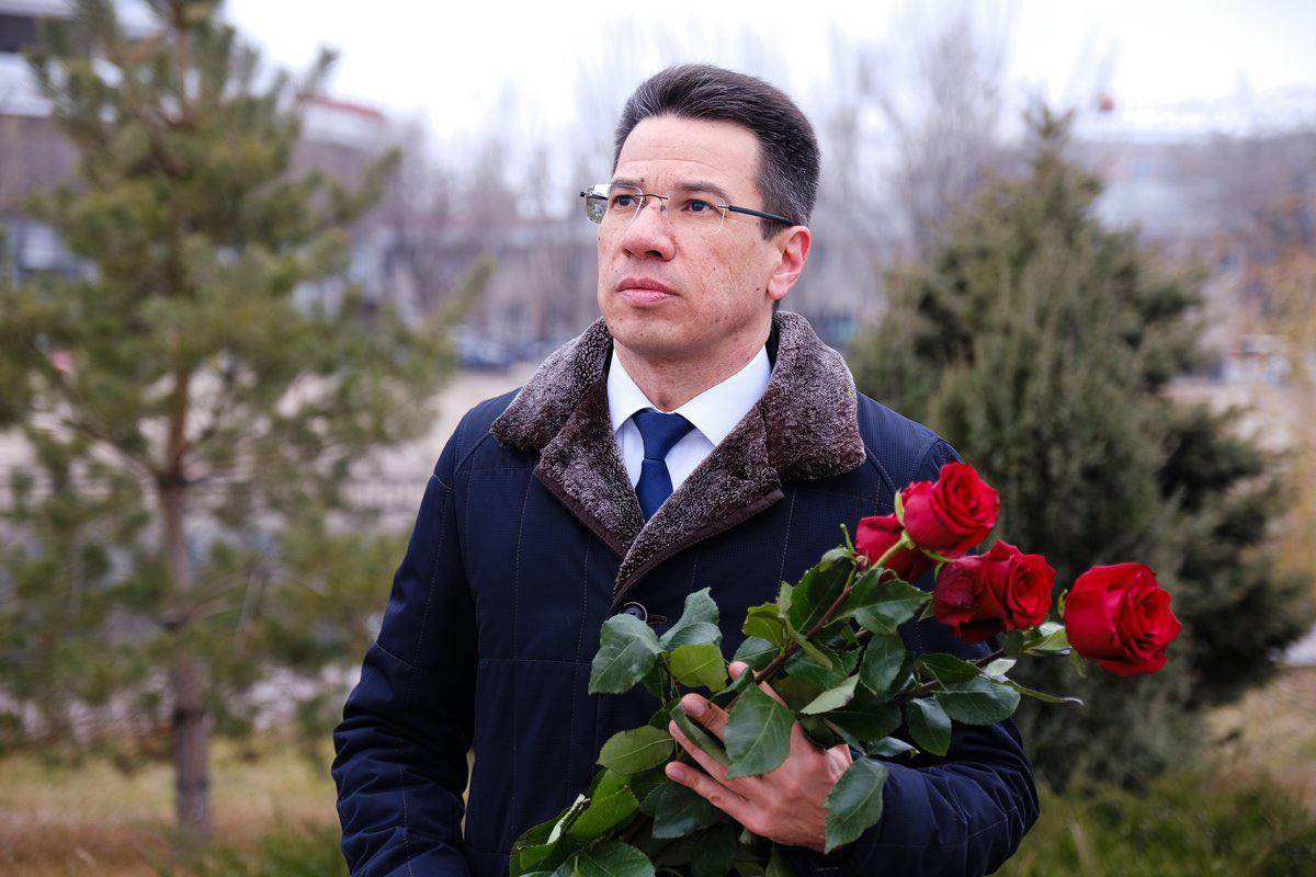 Həştərxanda Heydər Əliyevin xatirəsi yad edib - FOTO