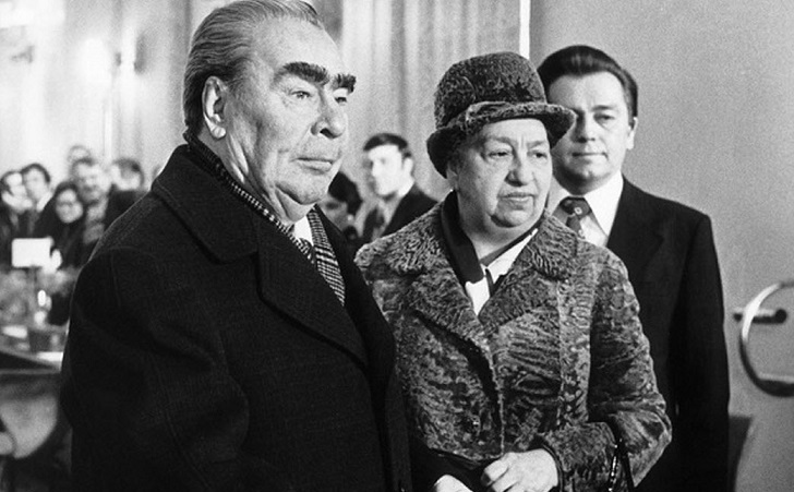 “Səliqəsiz idi, paltolarının düymələri isə...” – SSRİ-nin “birinci lediləri” haqda maraqlı faktlar