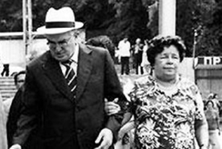 “Səliqəsiz idi, paltolarının düymələri isə...” – SSRİ-nin “birinci lediləri” haqda maraqlı faktlar