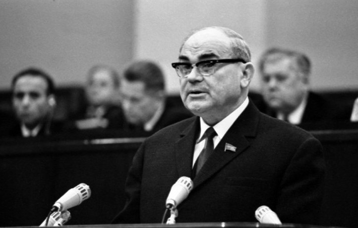 Stalinin “güllələnəcəksən”, Beriyanın “türmədə öldürəcəm” dediyi bakılı necə sağ qaldı? – Baybakovun həyat hekayəsi