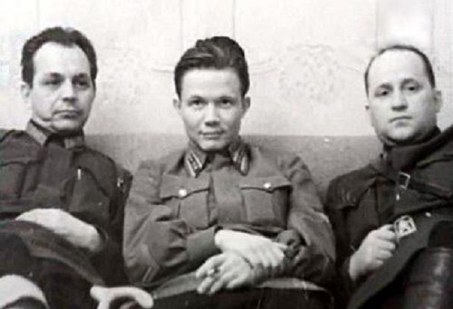 Oğluna görə Stalinin qarşısında diz çökən Xruşovun qisas əməliyyatı – Nə baş vermişdi?