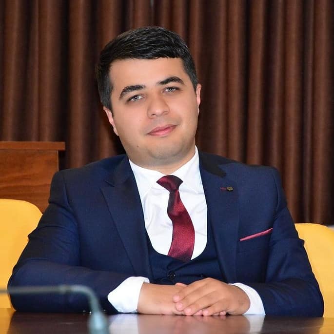 Prezidentin bu gün mükafatlandırdığı gənclər kimdir? - FOTOLAR