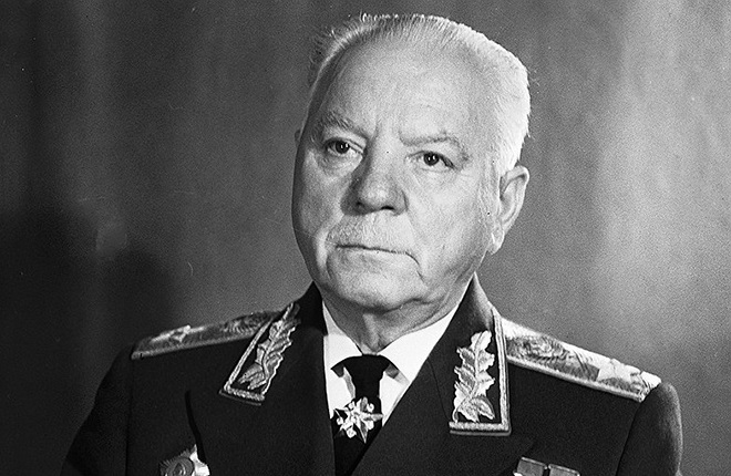 Xruşov İran səfirinə dediyi bu cümləyə görə onu cəzalandırıb - "Voroşilov, sən getməlisən..."