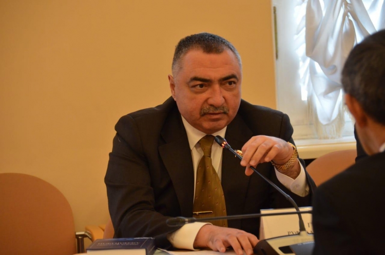 Ayının qabağından qaçış: qorxu, yoxsa manevr