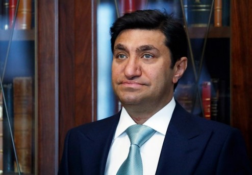 “Qod Nisanovla qohumuq, anam Roma meri ilə evlidir...” - Bakıda qeyri-adi fırıldaq