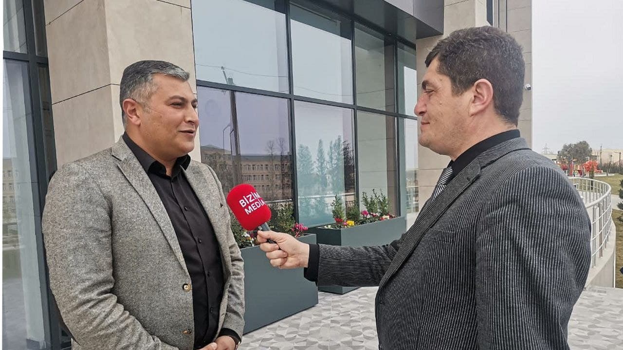 Gəncədə jurnalistlər etiraza qalxdı: Dövlət əmlakı ələ keçirilib
