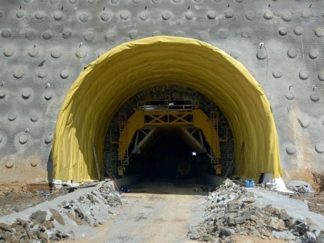 Şuşa yolundakı tunellərin tikintisindən FOTOLAR