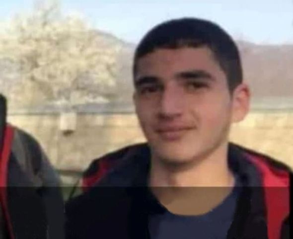 16 yaşlı oğlan itkin düşdü - FOTO