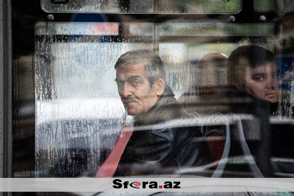 Yaz ayında payızı xatırladan yağışlı havadan - FOTOREPORTAJ