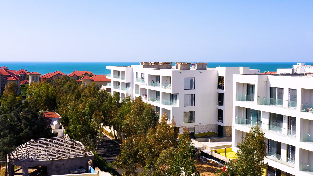 “See Breeze Resort”da binaların təhvili gecikir: Sakinlər şikayətçidirlər