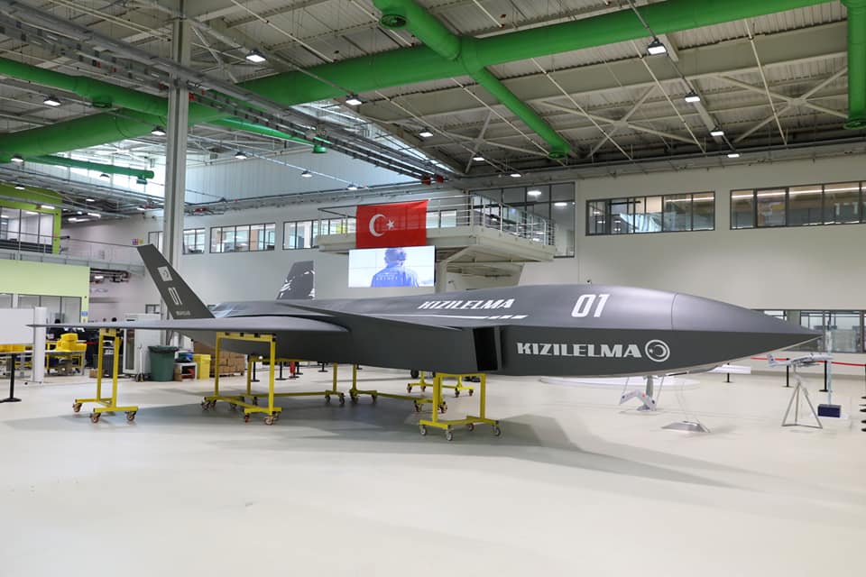 Selçuk Bayraktar “Bayraktar Kızılelma”nın yeni görüntüsünü paylaşdı - FOTOLAR