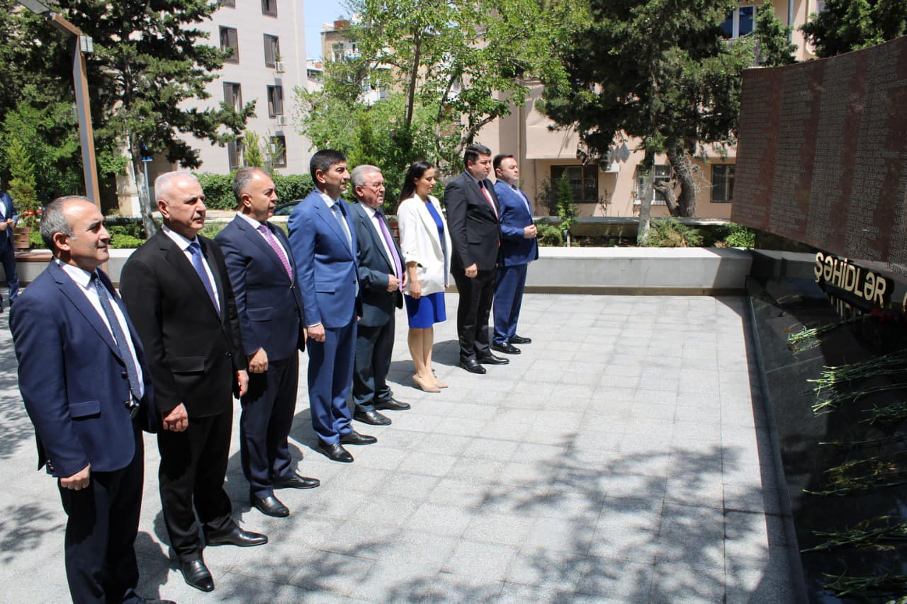 Yasamal Rayon İcra Hakimiyyətində Qurtuluş Gününə həsr edilmiş tədbir keçirildi - FOTOLAR