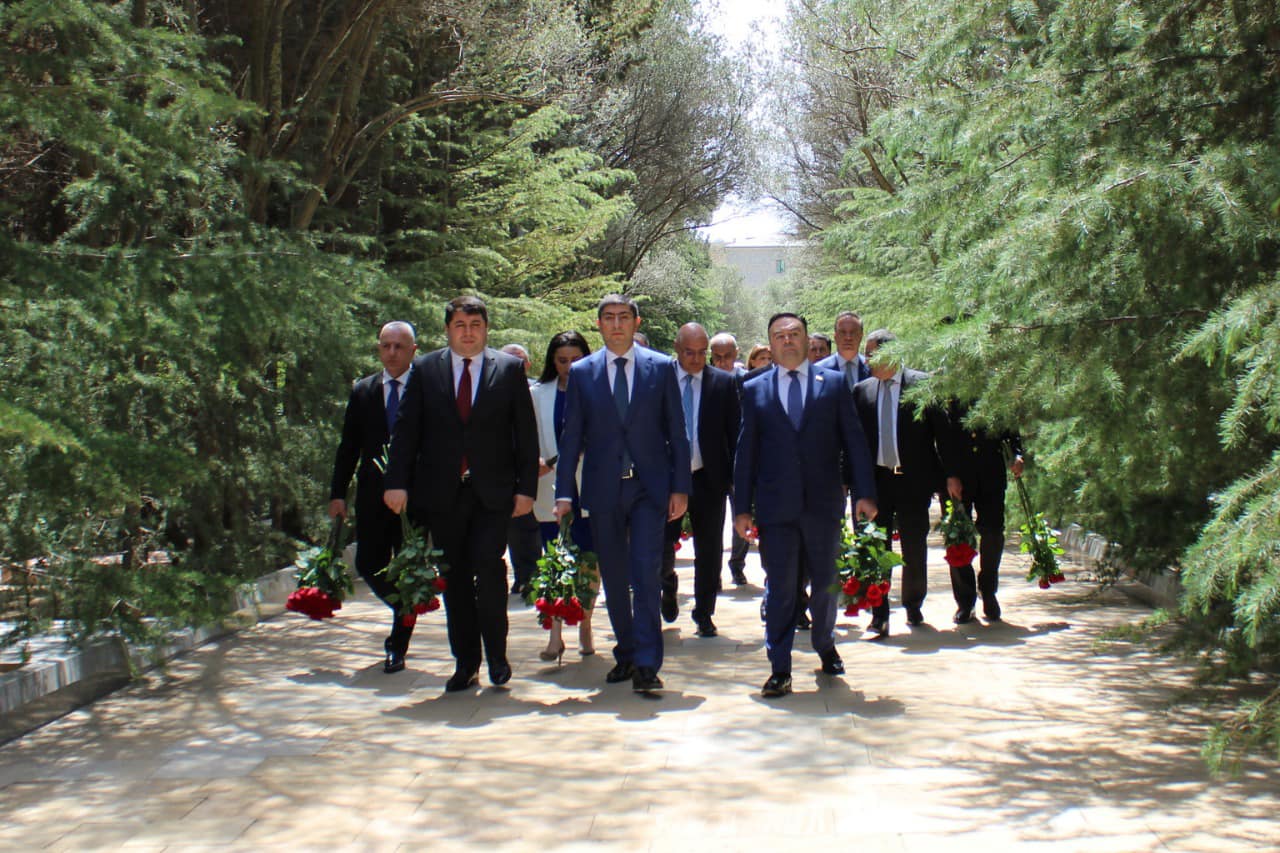 Yasamal Rayon İcra Hakimiyyətində Qurtuluş Gününə həsr edilmiş tədbir keçirildi - FOTOLAR
