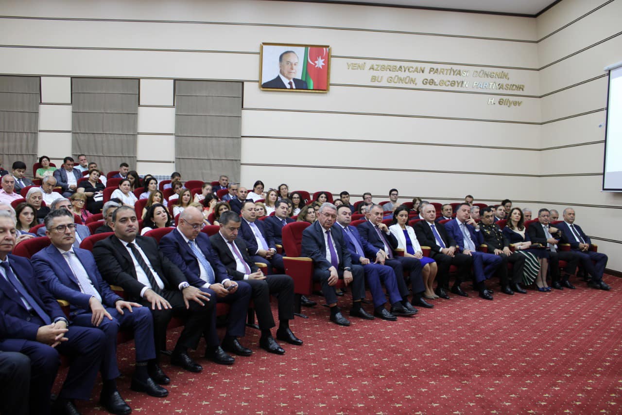 Yasamal Rayon İcra Hakimiyyətində Qurtuluş Gününə həsr edilmiş tədbir keçirildi - FOTOLAR