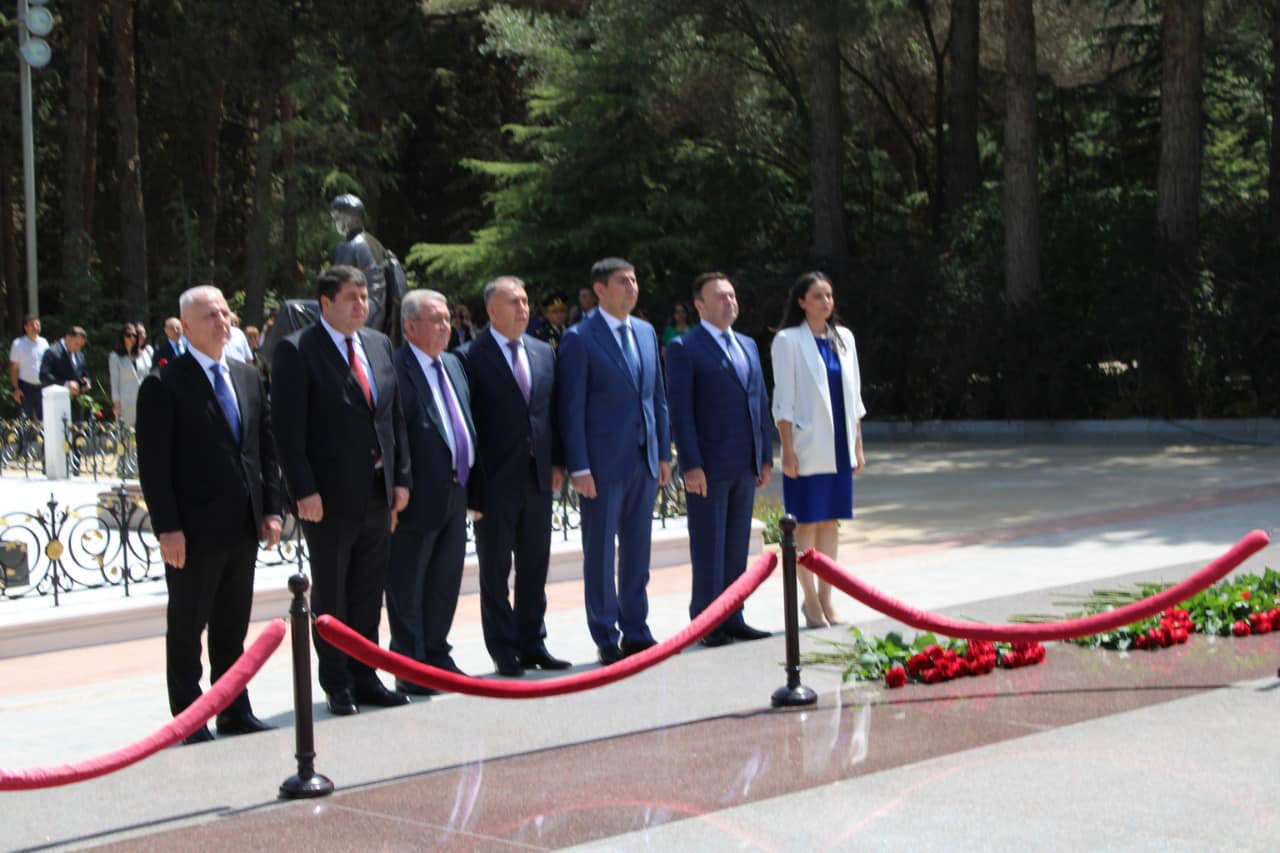 Yasamal Rayon İcra Hakimiyyətində Qurtuluş Gününə həsr edilmiş tədbir keçirildi - FOTOLAR