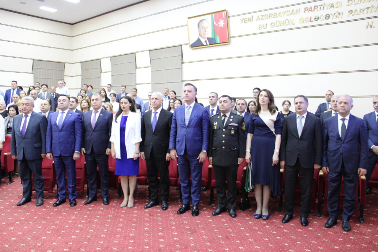 Yasamal Rayon İcra Hakimiyyətində Qurtuluş Gününə həsr edilmiş tədbir keçirildi - FOTOLAR
