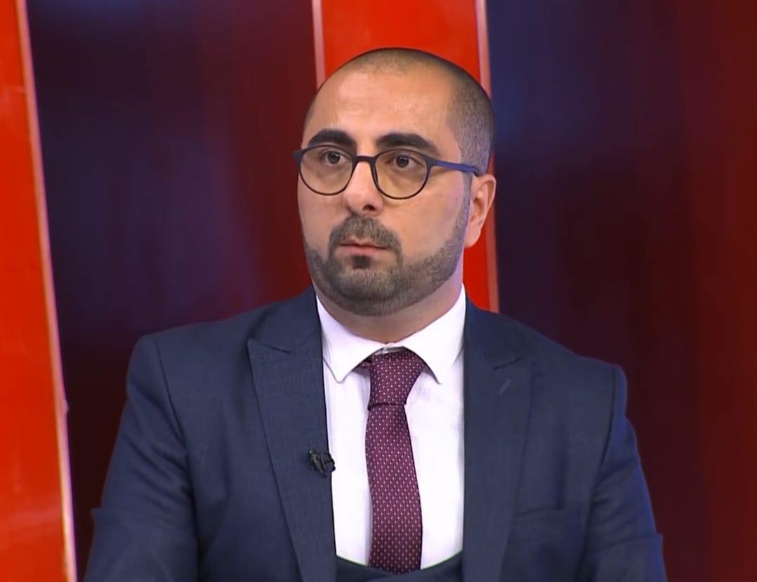 Metrodakı “baltalı kişi” videosundan çıxan nəticə – Homoseksuallara qarşı niyə aqressivik?