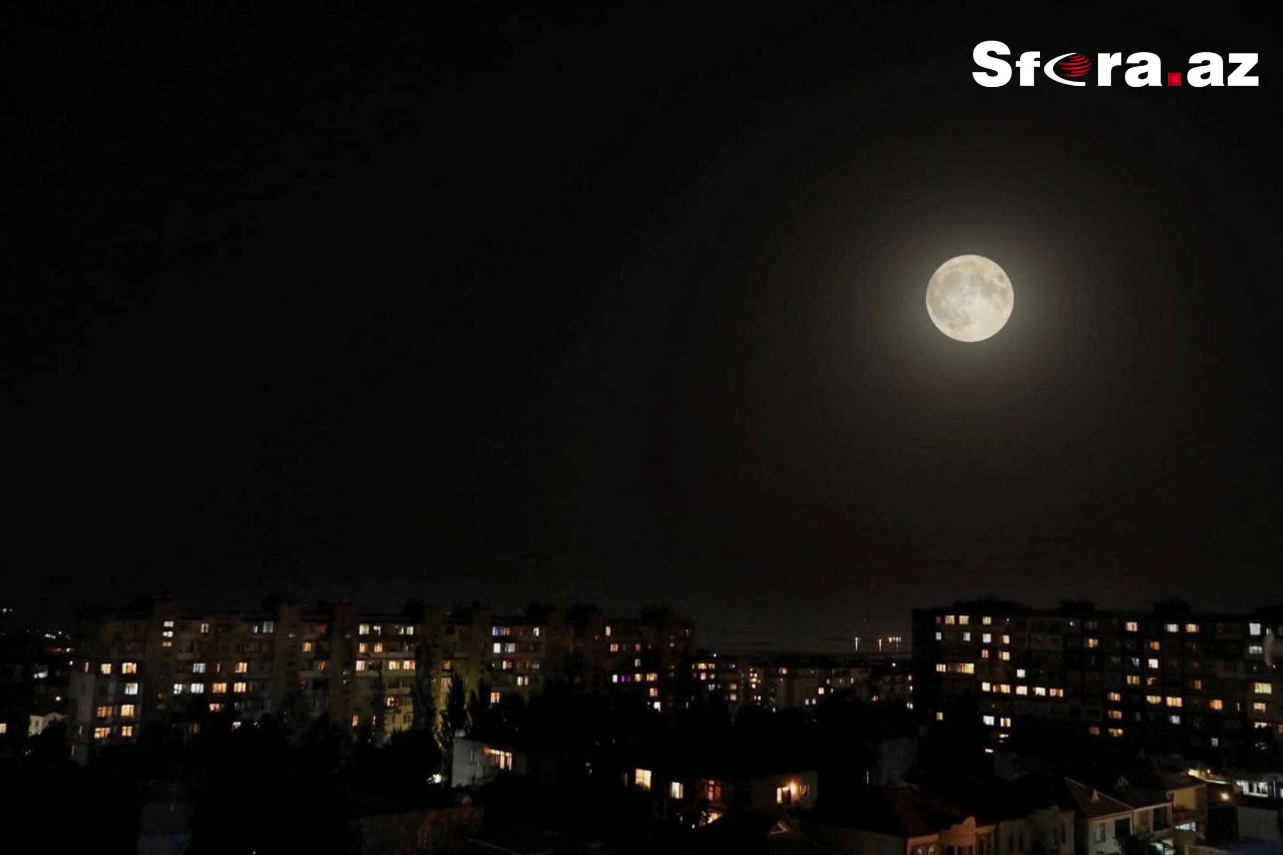 Müxtəlif ölkələrdə Super Ay hadisəsi necə görünüb? - FOTOLAR