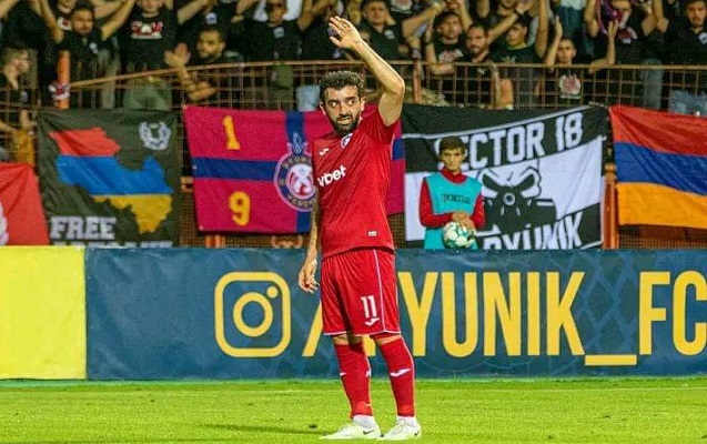 Çempionlar Liqası matçında erməni təxribatı - FOTO