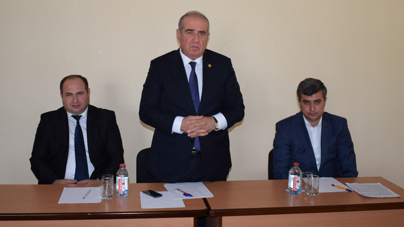 Kresloda "çürüyən" icra başçıları: Onlar 15-20 ildir vəzifə başındadır - SİYAHI/FOTO
