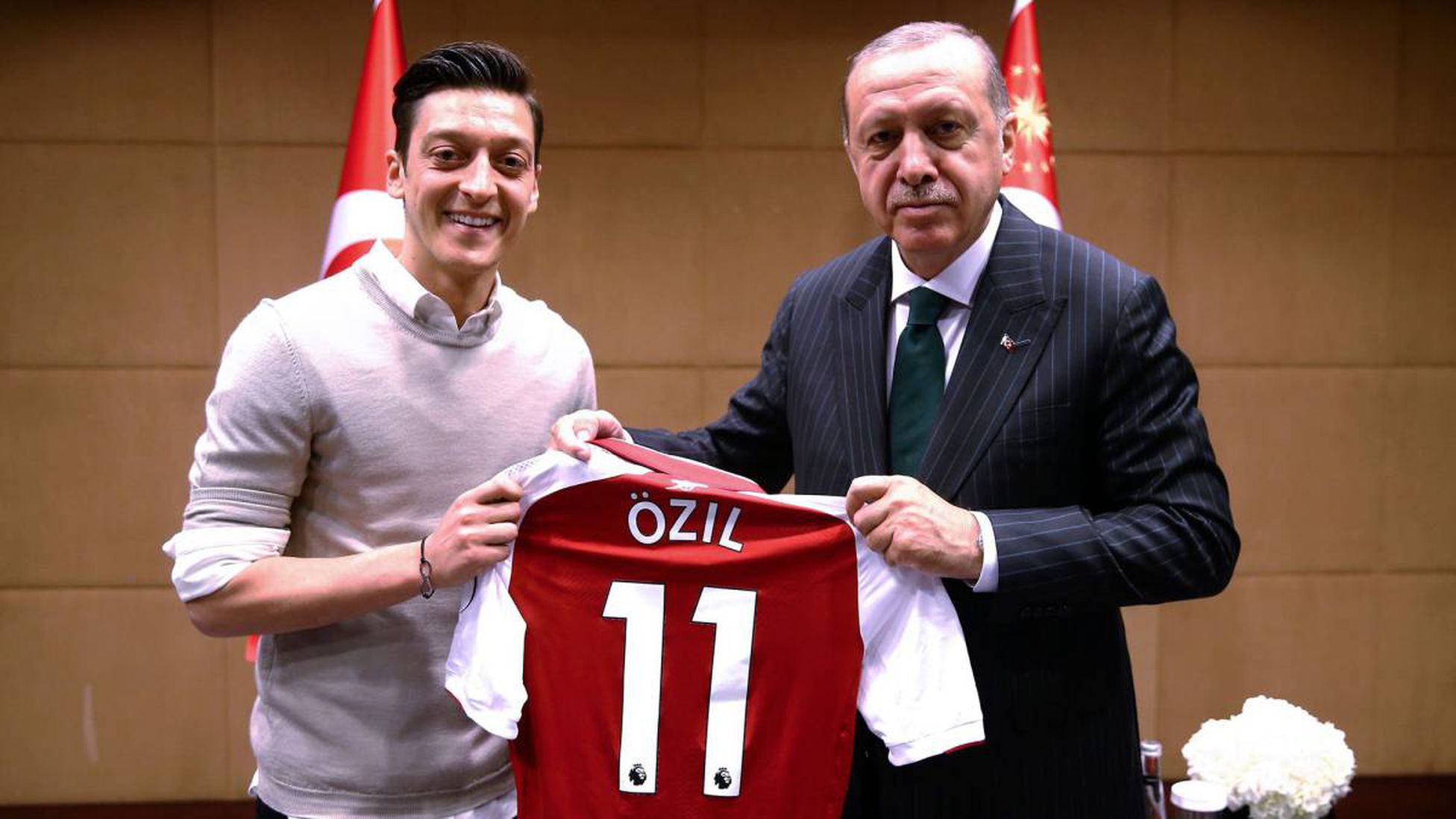 Ərdoğan məşhur futbolçuya saat HƏDİYYƏ ETDİ - FOTOLAR