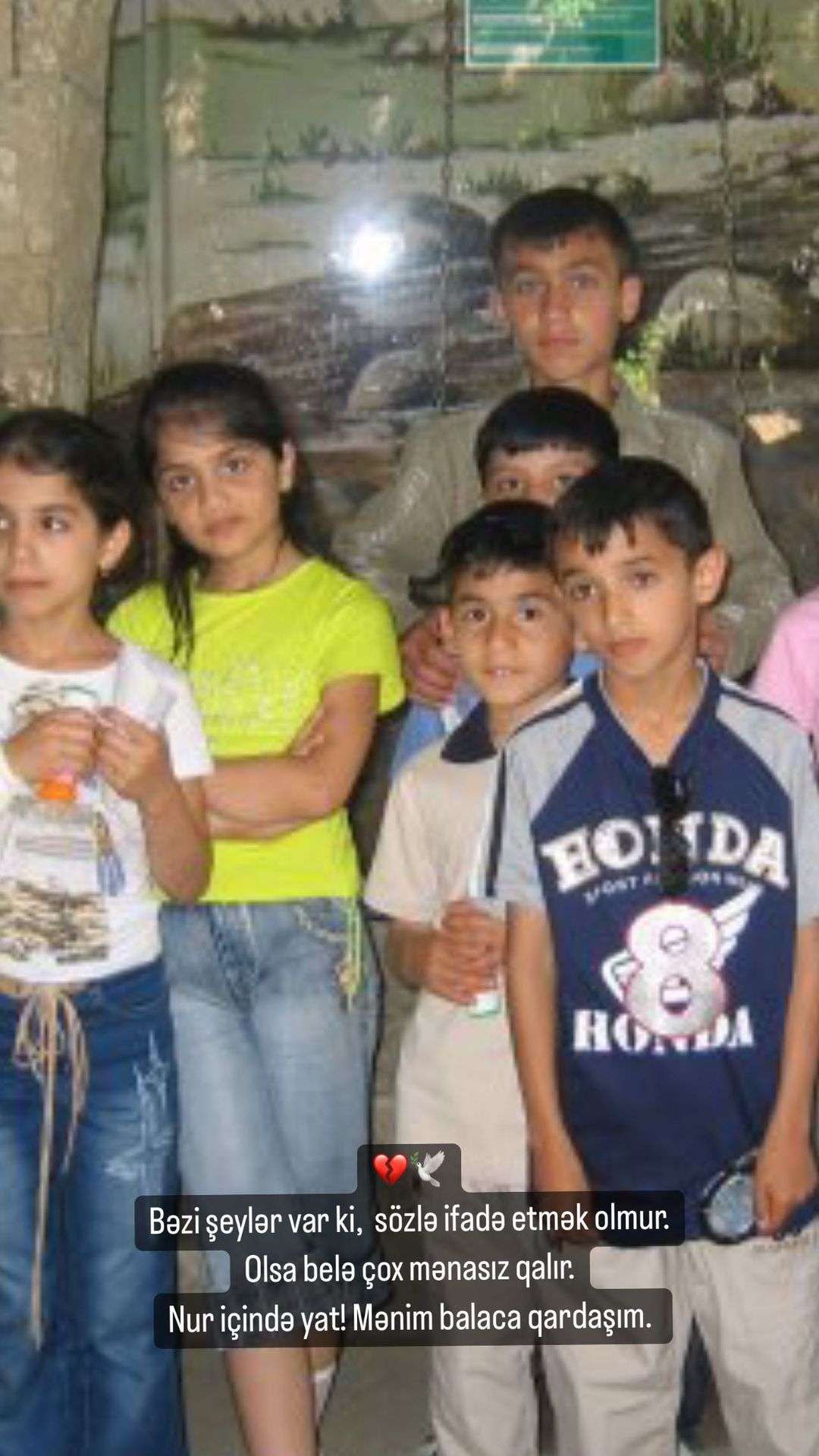 Müğənni Hiss şəhid Səbuhi ilə uşaq evindən şəklini paylaşdı - FOTO