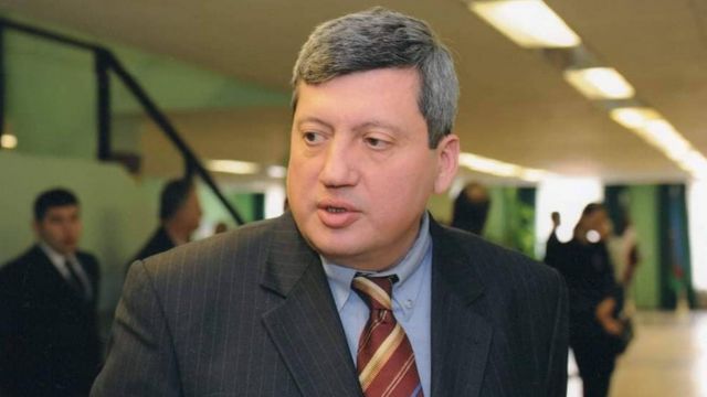 Azərbaycanın sabiq nazirinin iti yoxa çıxdı: "Haqqında məlumat verən olsa..." - FOTO