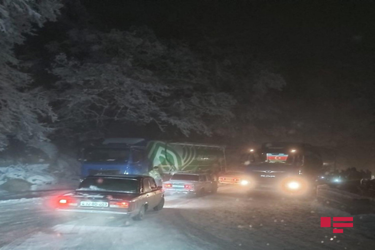 Toğanalı-Kəlbəcər yolunda hərəkət dayandı - FOTO