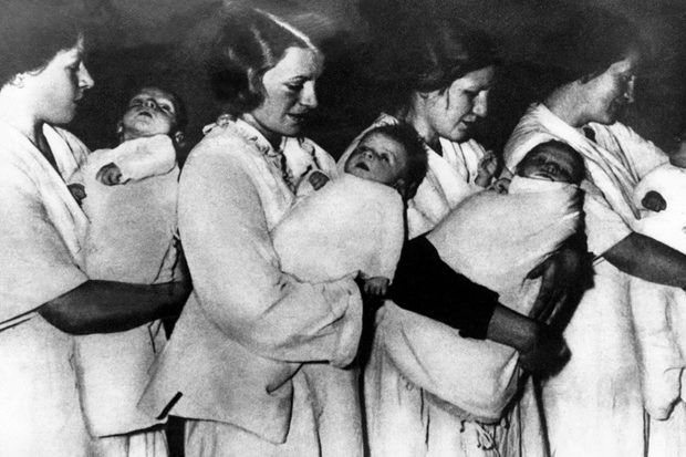 “SS zabitlərindən birini seçməli, onunla yatmalıydım...” – Hitler üçün “ari irq”ə aid körpələr belə əldə edilirdi