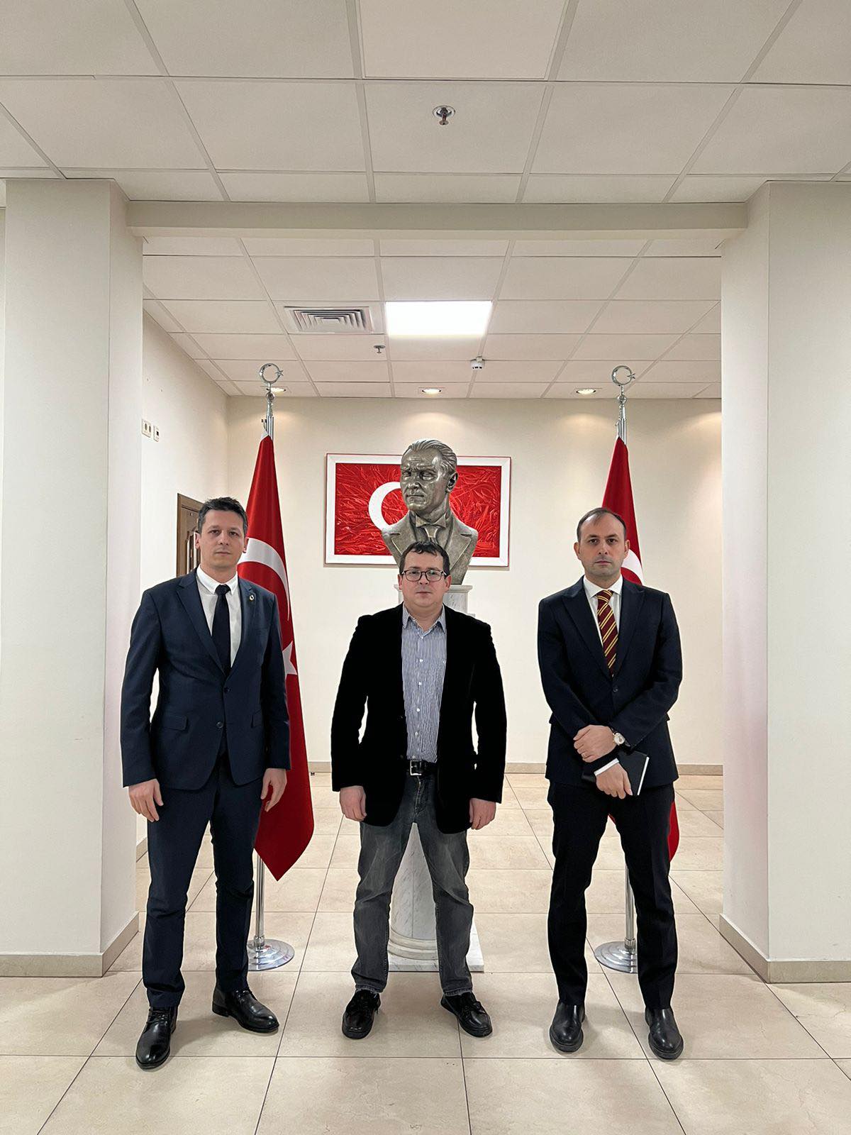 Türkiyəyə generatorlar göndərildi - FOTOLAR